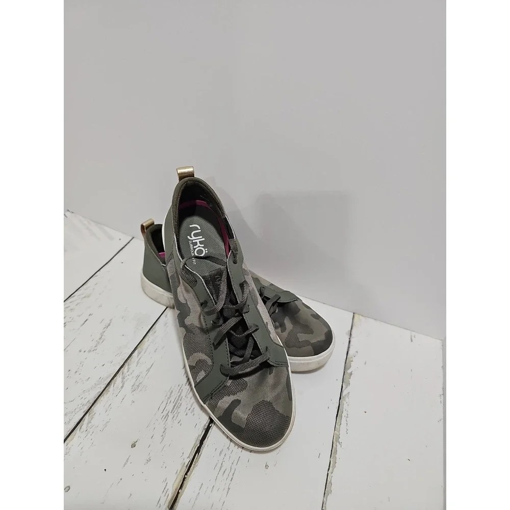 RYKA SURROUND FIT WOMEN GREEN CAMO PRINT SNEAKERS Size 9M
